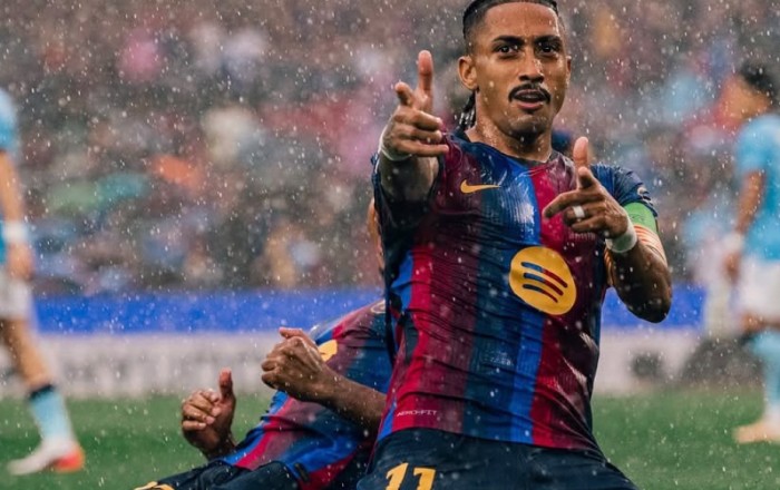 Barcelona thrashes Feyenoord in Champions League opener