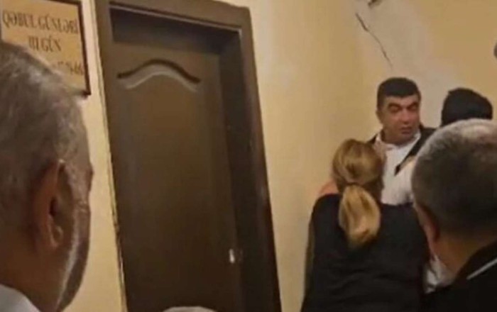 Vətəndaşlarla təhsil sektorunun əməkdaşı arasındakı davanın   TƏFƏRRÜATI