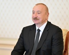 Aliyev receives UK Minister of State for Defense