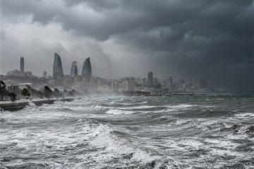 Оранжевый уровень опасности: в столице и ряде районов ожидается штормовой ветер до 28 м/с