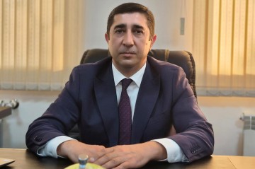İcra başçısı müavinini işdən çıxardı -