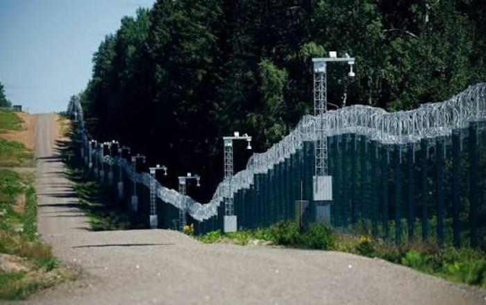 Финляндия достроила 200-километровую стену на границе с Россией