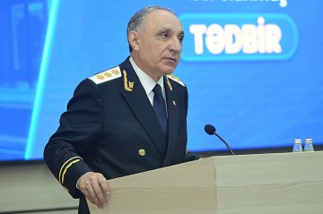 Kamran Əliyev prokurorlara və hakimlərə təşəkkür edib