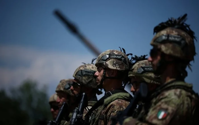 NATO təlimində şok insident: Hərbçilərə atəş açıldı