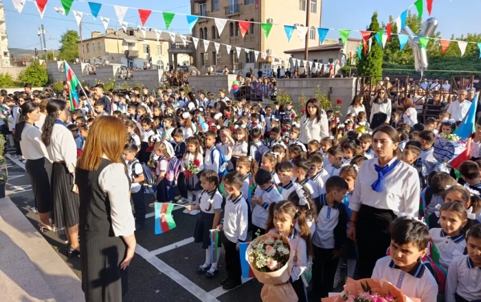 Xankəndi, Xocalı və Ağdərədə 179 şagird birinci sinfə getdi - FOTO