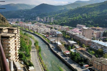 Azərbaycanda işləyəndən sonra Qafana axın edirlər - Zəngəzurda nələr baş verir?
