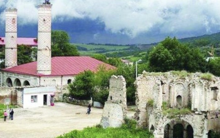 Amerikalı səyyah: Qarabağda bərpa işləri heyrətamizdir