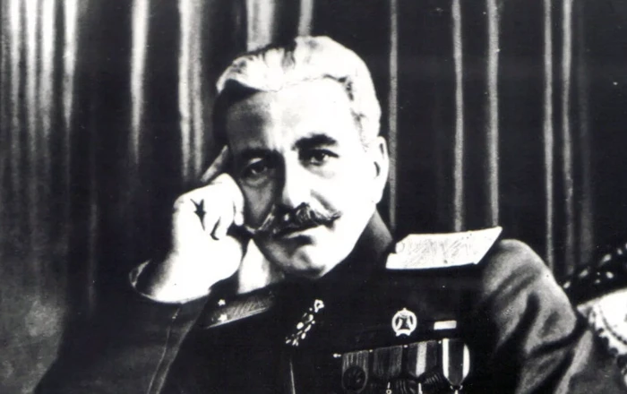 Ermənistanda radikalları qəzəbləndirən olay: Andranikin mozaikası məktəbdən söküldü