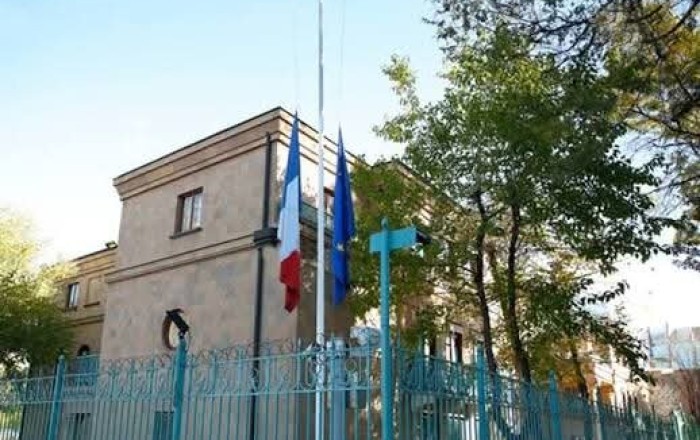 İrəvanda Fransa səfirliyinin qarşısında etiraz aksiyası -