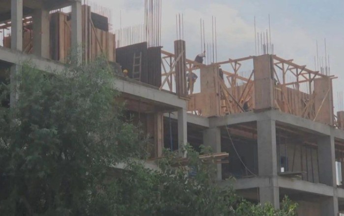 Sumqayıtda inzibati bina sökülərək yerində yaşayış binası tikilir? -