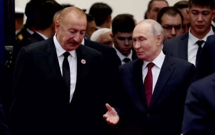 İlham Əliyev Türkmənistanda Putinlə ayaqüstü söhbət etdi -