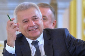 Uzbekistan president reviews Lukoil projects