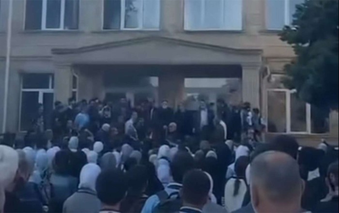 Məktəblərdəki təxribatlara görə saxlanılanlar barəsində qərar...