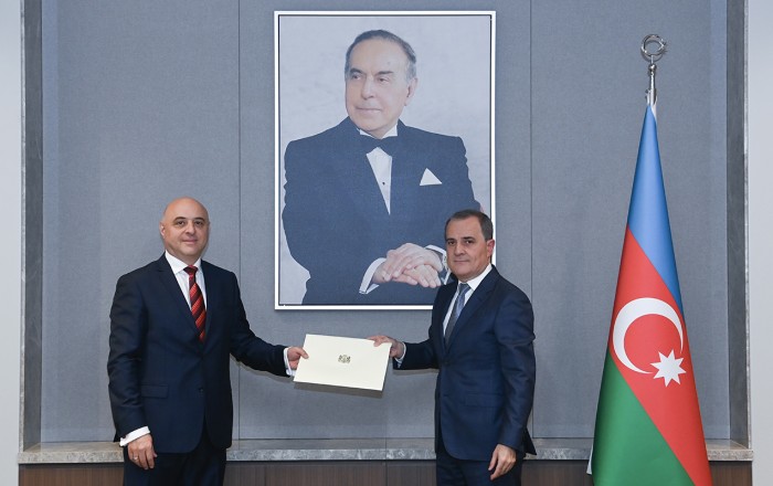 Gürcüstanın yeni səfiri etimadnaməsinin surətini Bayramova təqdim etdi