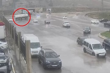 Bakıda marşrut avtobusu belə aşdı -