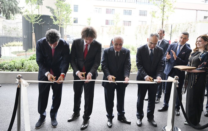 Əli Əsədov və Kobaxidze “ART Riverfront Hotel Tbilisi”nin açılışında -