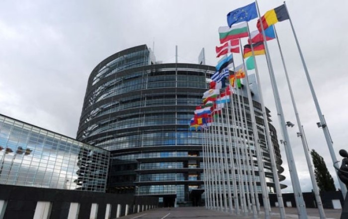 EU plans tougher visa rules for Russian citizens