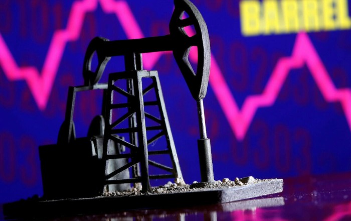 "Brent" markalı neft sürətlə ucuzlaşır