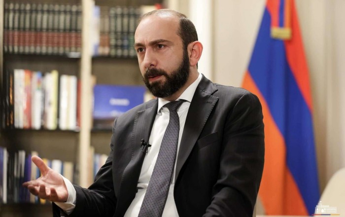 Ermənistan XİN rəhbəri İrana getdi