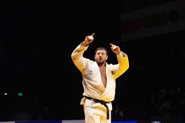 İki Azərbaycan idmançısının görüşündə bürünc medal Kənanın oldu