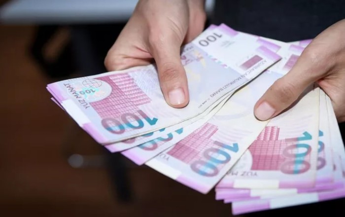 900 manat maaş alır, 840 manat aliment tutuldu -