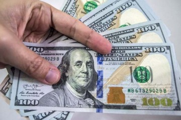 Dollar sabit, avro ucuzlaşır: manatın məzənnəsində nə baş verir? - ŞƏRH
