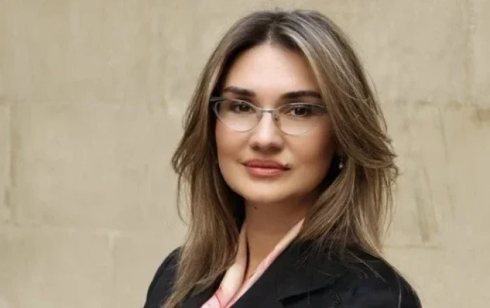 Aparat rəhbəri vəzifəsindən getdi