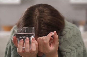 Həkimdən icazəsiz antidepressant qəbul edənlərə
