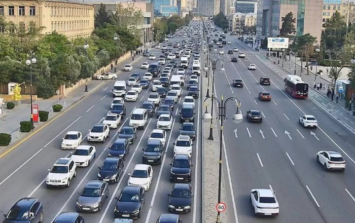 Bakıda səhər tıxacı: bu yollar keçilməz oldu