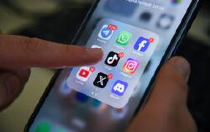 TikTok-la bağlı qadağa həyəcanı: Bu şəxslər istifadə edə bilməyəcək