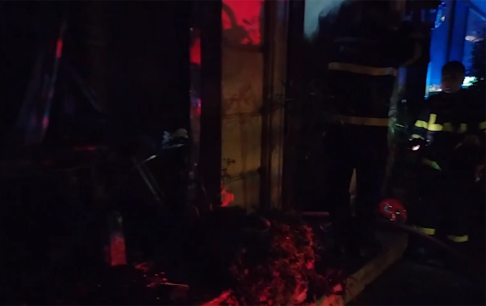 Bakıda restoran yandı - Video