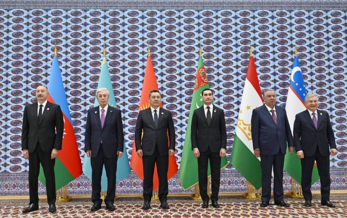 C5 formatı C6-ya çevrildi: Mərkəzi Asiya niyə Azərbaycana ehtiyac duyur?