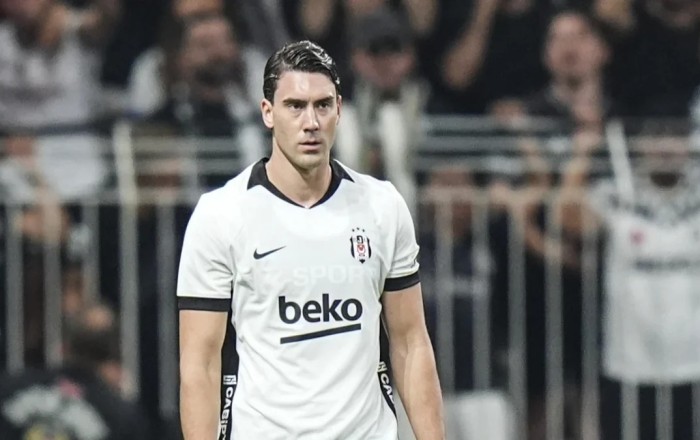 Duşan Vlahoviç "Beşiktaş"da rekorda imza atıb