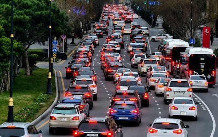 Dəyişən iş qrafiki tıxacları azalda bilmədi - Yeni