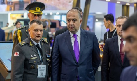 Gürcüstan müdafiə naziri Azərbaycana səfər edib