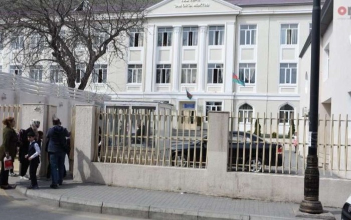 Məktəbin yanında söyüş söyən 7 nəfər həbs edildi