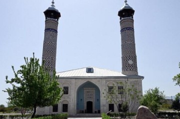International travelers visit Aghdam