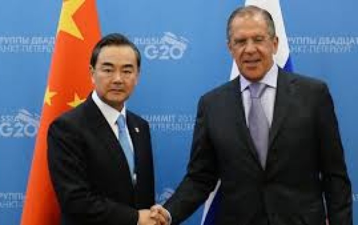 Lavrov meets Chinese counterpart in Baku