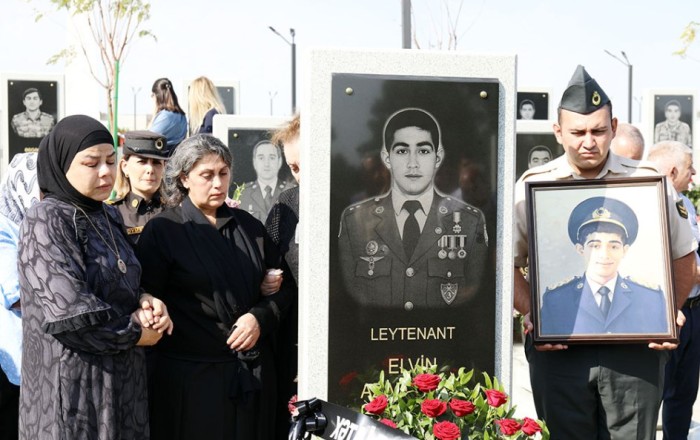Şəhid leytenant Elvin Şükürlünün məzarı ziyarət edildi -