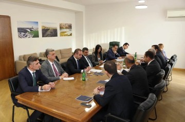 Ermənistan və Türkiyə Gümrü-Qars elektrik ötürücü xəttinin işinin bərpasını müzakirə edib