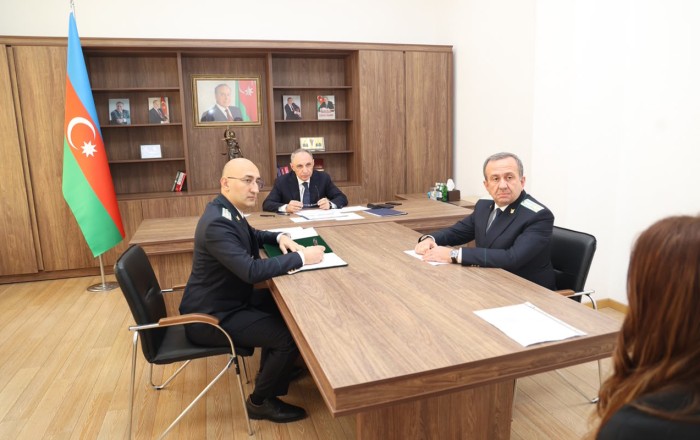 Baş prokuror Səbail rayonunda vətəndaşları qəbul etdi -