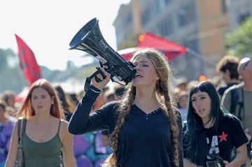 Требование новых маршей: протестующие во Франции готовят новые шествия