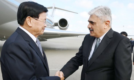 Laos Prezidenti Azərbaycanda -