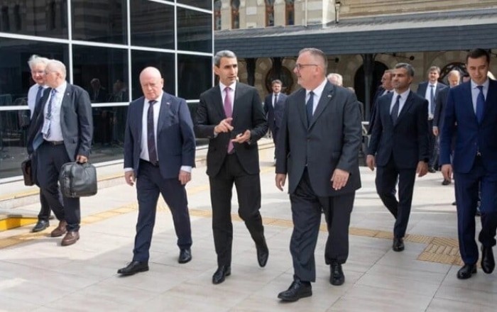Czech transport minister visits Baku Railway Station - Photo