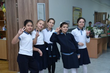 Məktəblərdə vahid geyim qaydaları ilə bağlı
