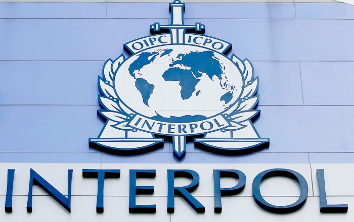 İnterpol erməni separatçıların silahlarını müsadirə etdi