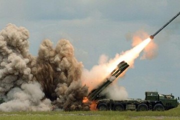 Russian strike kills three, injures four in Donetsk region