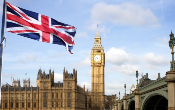 Britaniyanın dövlət borcu ilk dəfə 3 trilyon funt sterlinqi ötüb