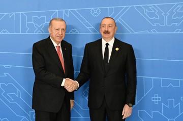 Prezident Xankəndidə qonaqları qarşıladı -