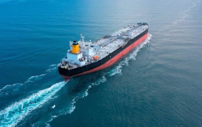 Oman sahillərində tankerə PUA hücumu olub, 2 hindistanlı dənizçi itkin düşüb